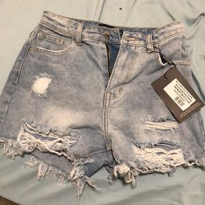 BRAND NEW distressed high waisted denim shorts